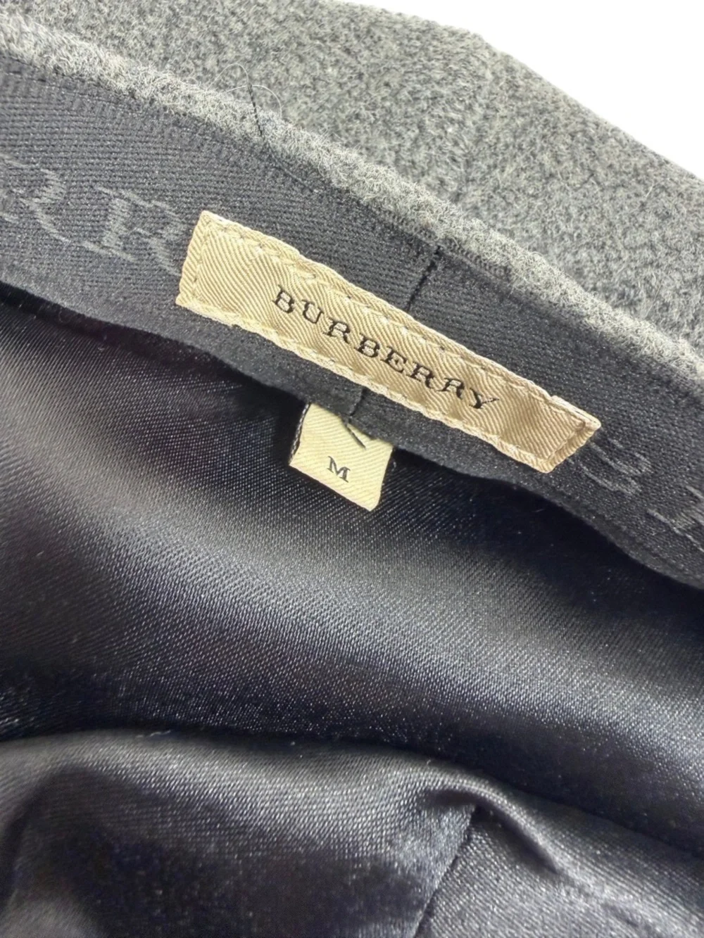 BURBERRY Charcoal Grey 100% Wool Baker Boy Cap Newsboy Hat Metal Chain Logo M